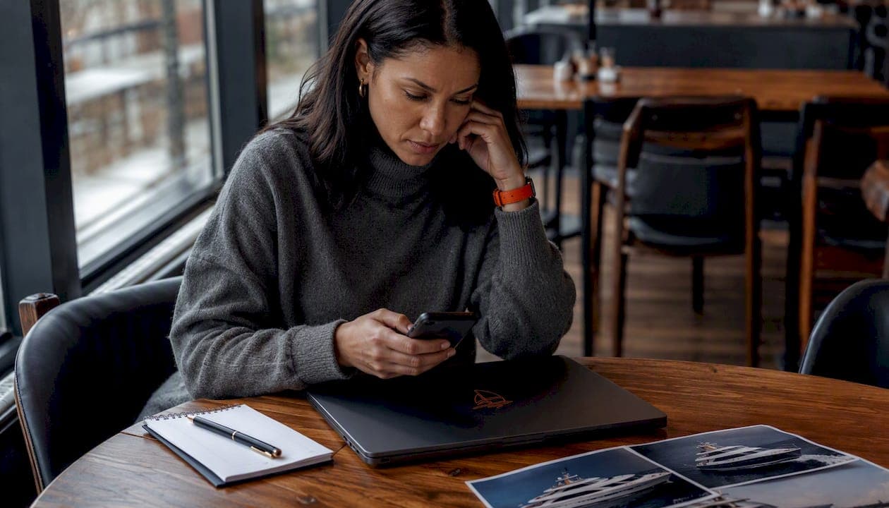 How Reviews Shape Your Yacht Booking Decision