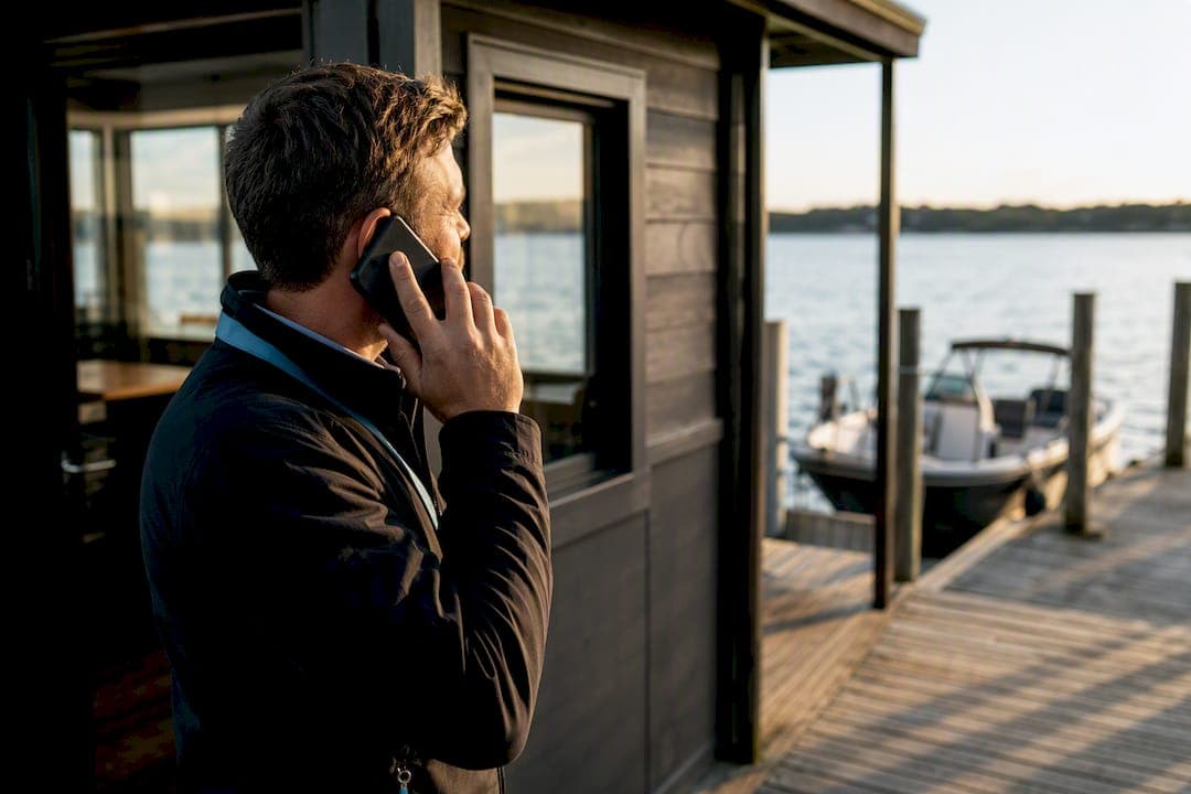 Five Minute Phone Call Saves Your Trip: Boat Rental Rules in the USA